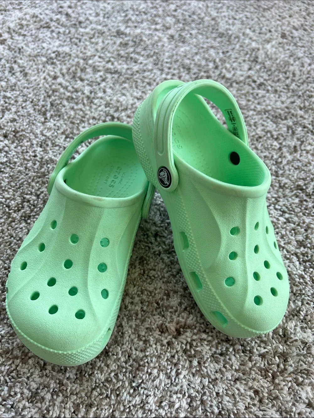 Crocs Kids Classic Clog Sandals in Pistachio Green Size 13